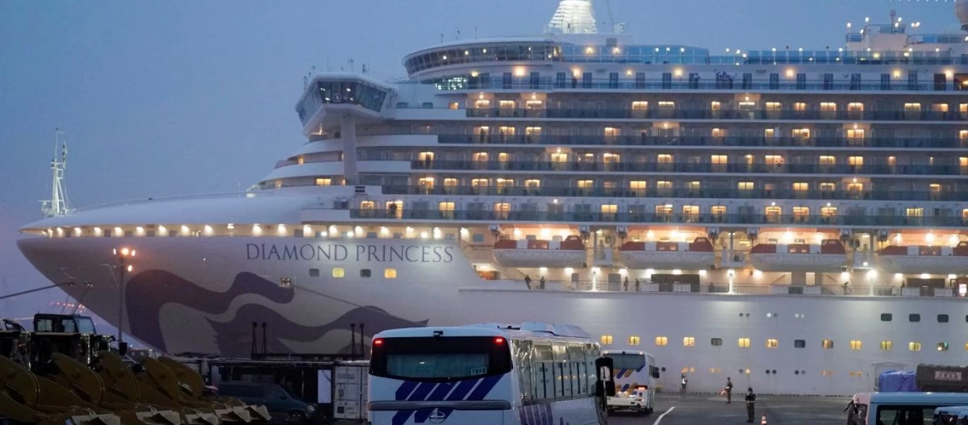 Ξεκίνησε η αποβίβαση από το κρουαζιερόπλοιο Diamond Princess - Είχε τεθεί σε καραντίνα λόγω κρουσμάτων κορωνοϊού